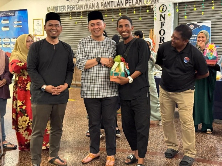 datuk bandar berbuka puasa bersama anggota jabatan teknologi maklumat